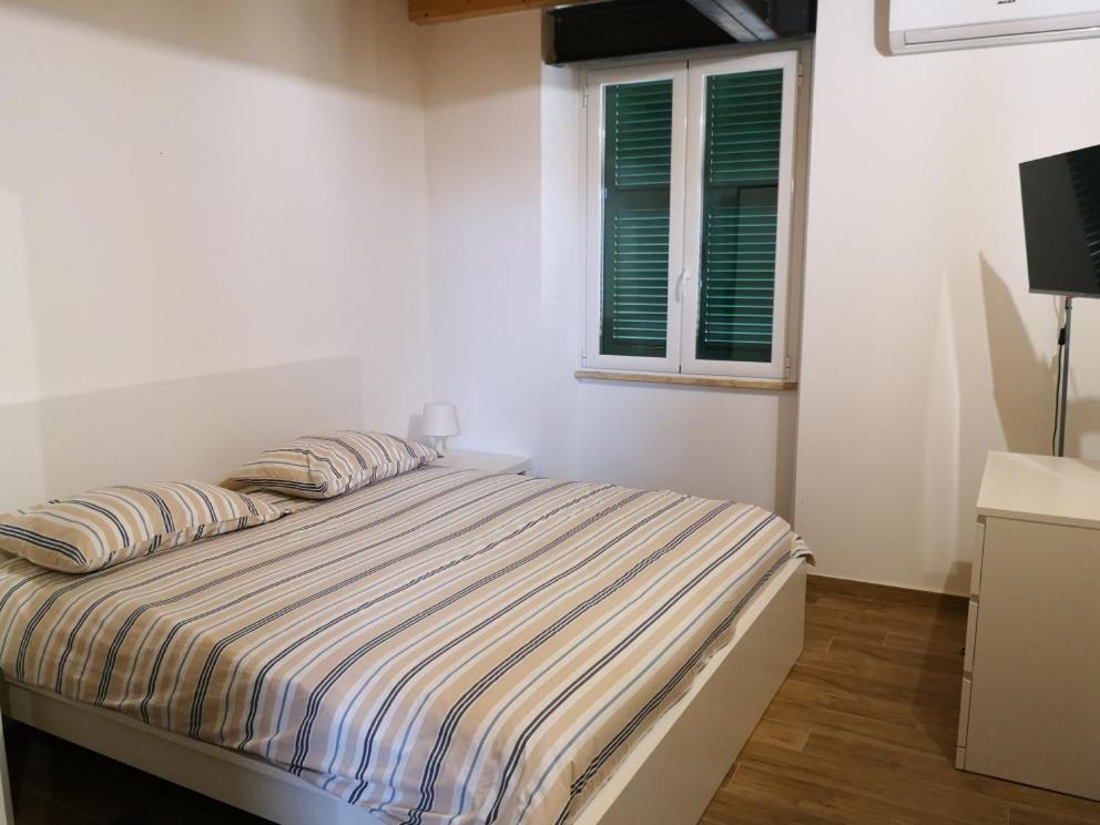 Flats 15 - New Opening * Rom