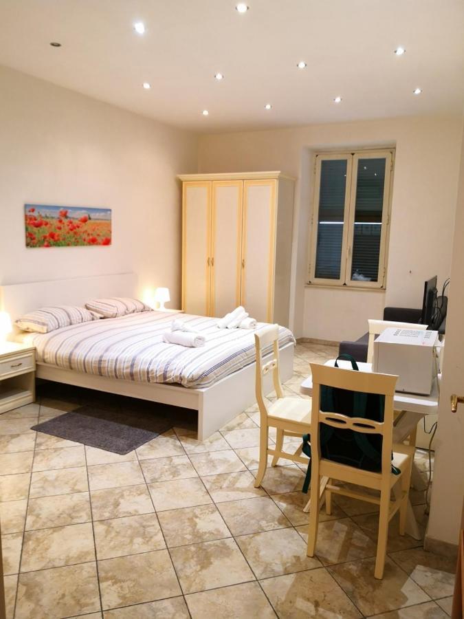 Flats 15 - New Opening * Rom
